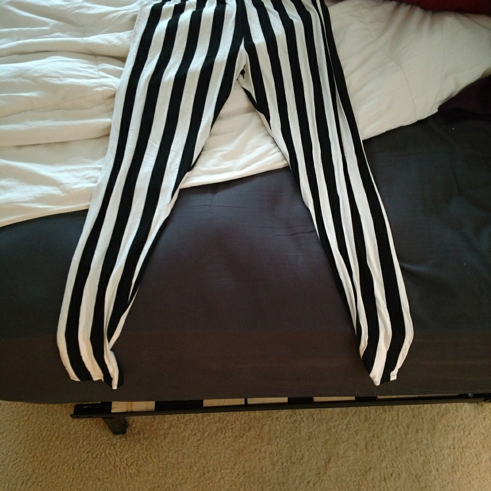 Black/White XL Striped Leggings